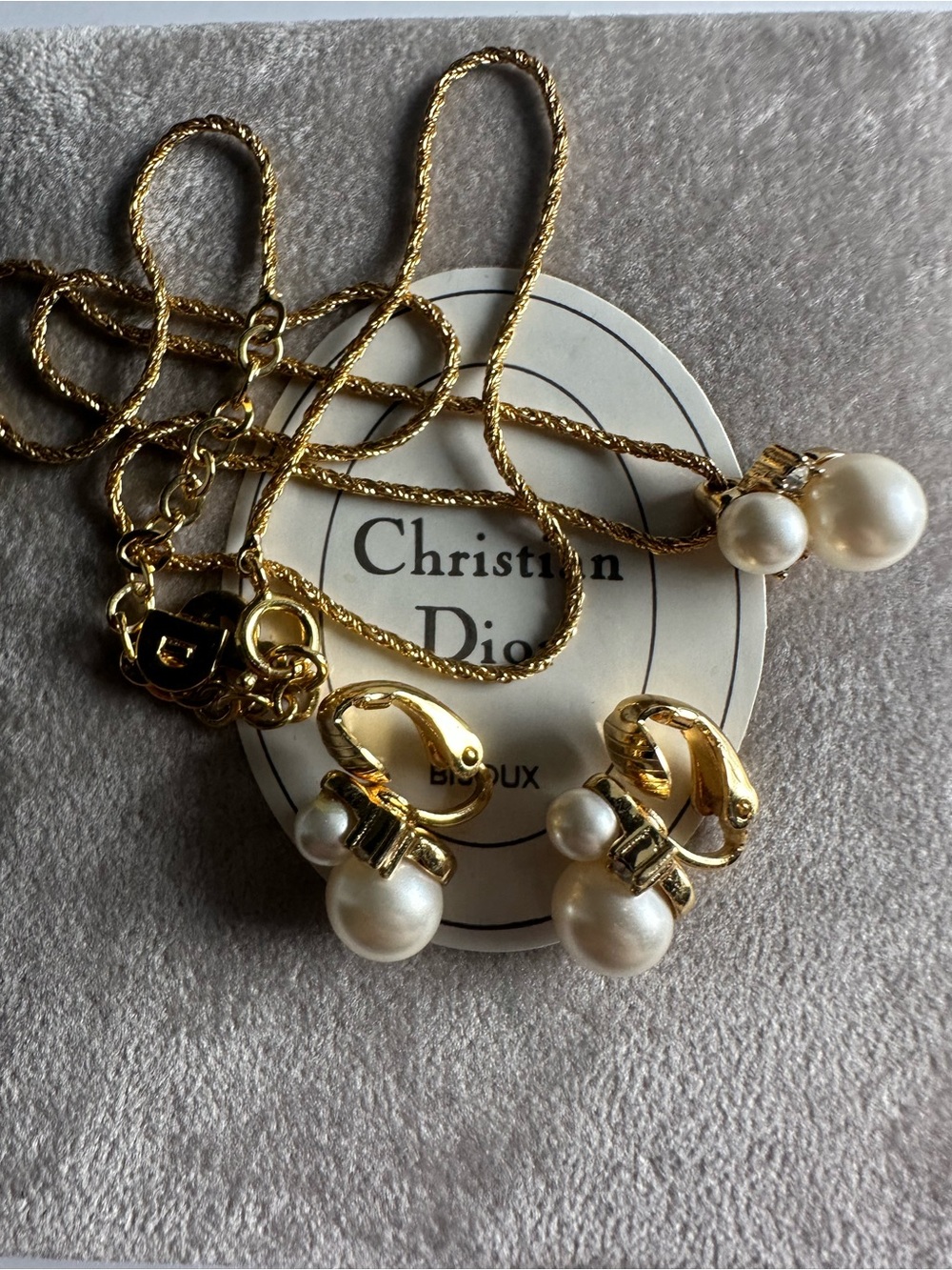 Vintage Christian Dior Faux Pearl Rhinestone Necklace & Clip-On Earrings Set - Picture 8 of 16